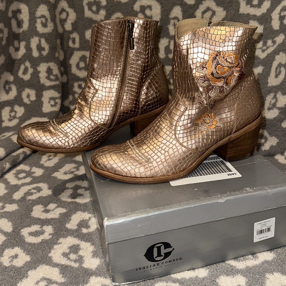 Italian Cowboy by Free People Marco Delli Chenoa Metallic Bronze Ankle Boots ❤️